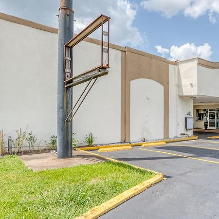 Oyo Hotel Alexandria La- Hwy 165 Exterior photo