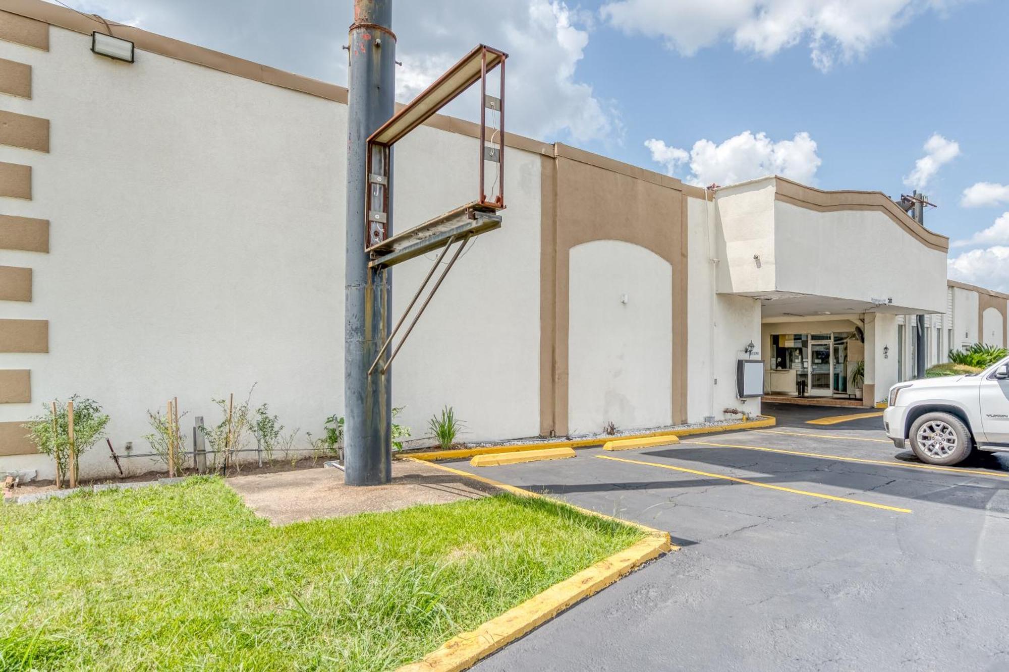 Oyo Hotel Alexandria La- Hwy 165 Exterior photo